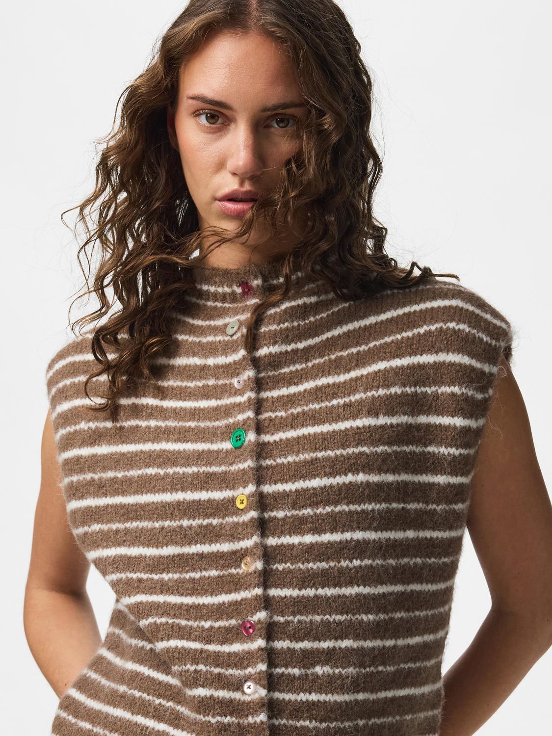 model_shot-creative